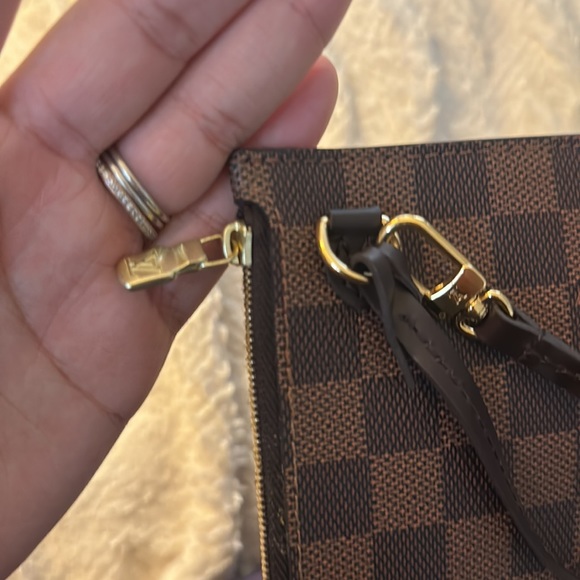 LOUIS VUITTON DAMIER POUCH ***RED INTERIOR*** - Picture 4 of 4